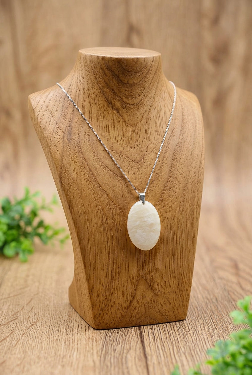 Pendentif pierre de lune beige