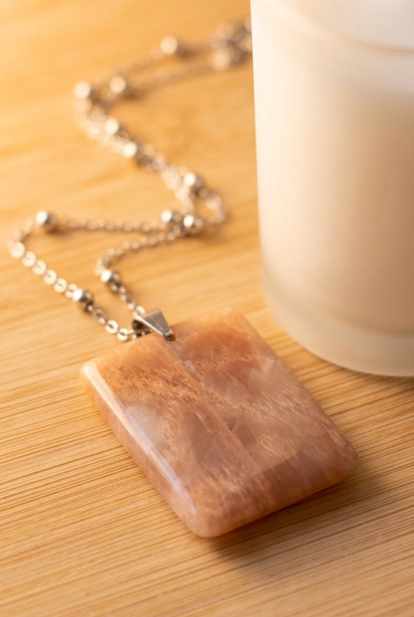 Pendentif pierre de lune orange