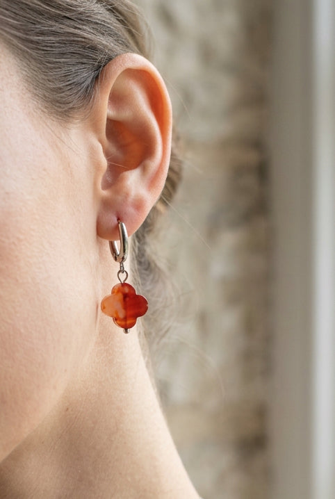 Boucles fleurs cornaline
