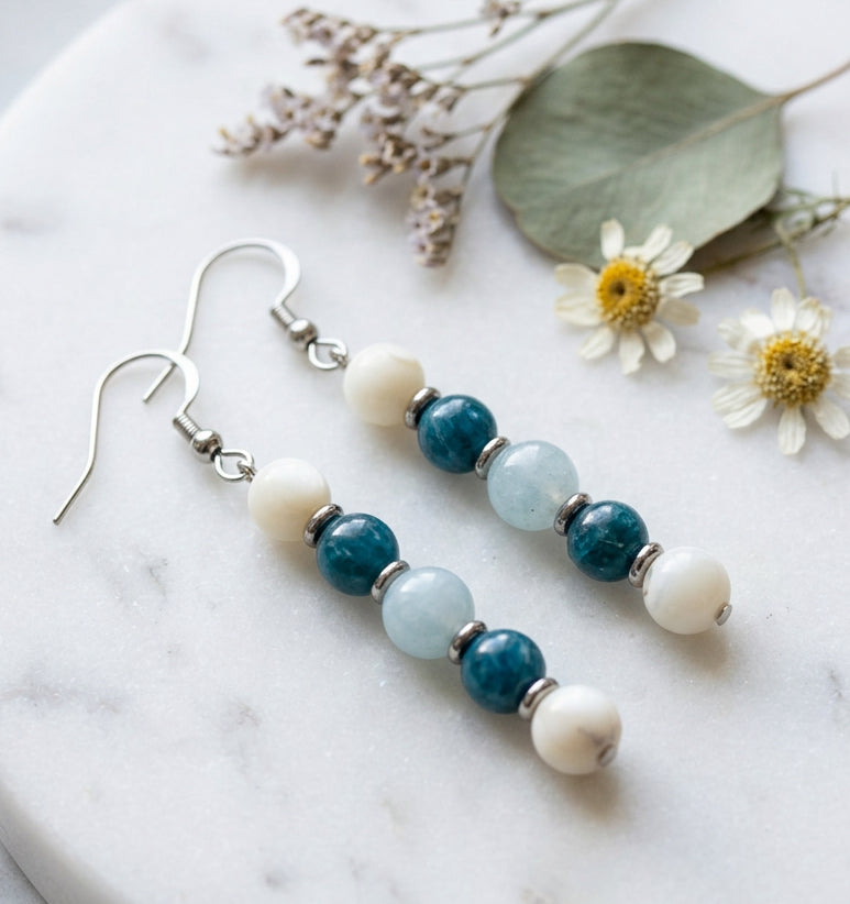 Boucles nacre, apatite bleue et aigue-marine