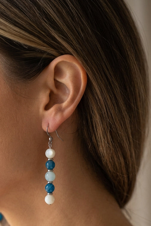 Boucles nacre, apatite bleue et aigue-marine